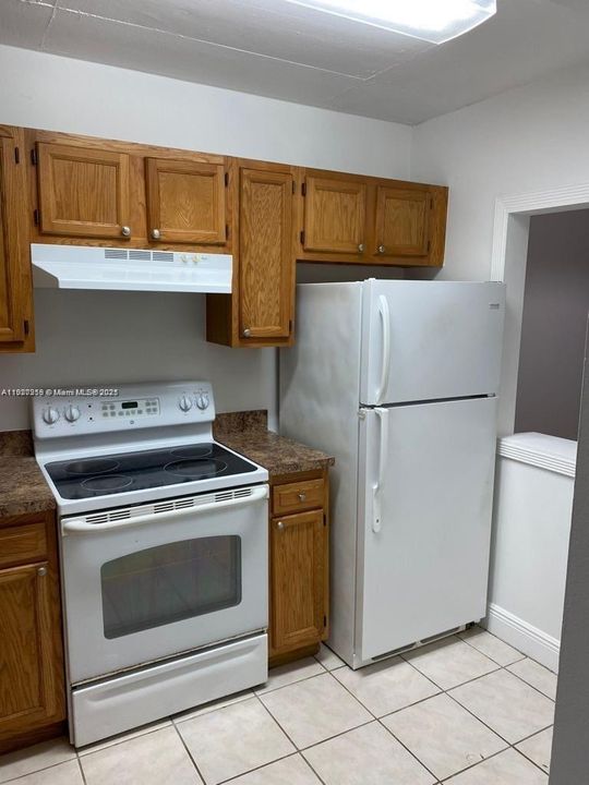 For Sale: $139,900 (2 beds, 2 baths, 890 Square Feet)