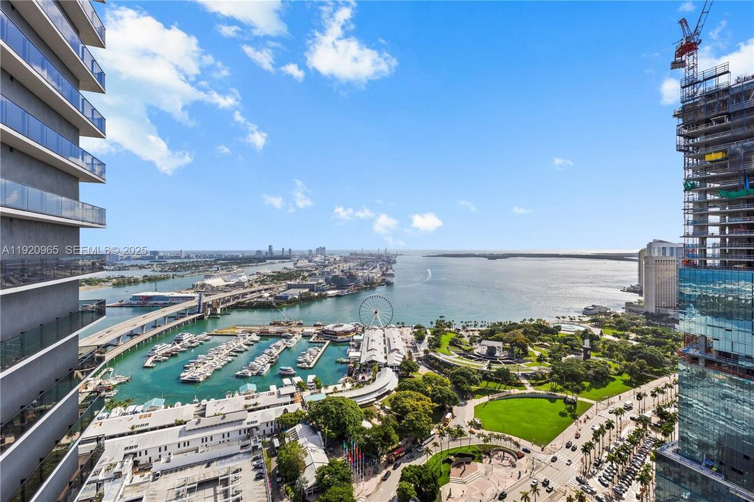 For Sale: $910,000 (1 beds, 1 baths, 560 Square Feet)