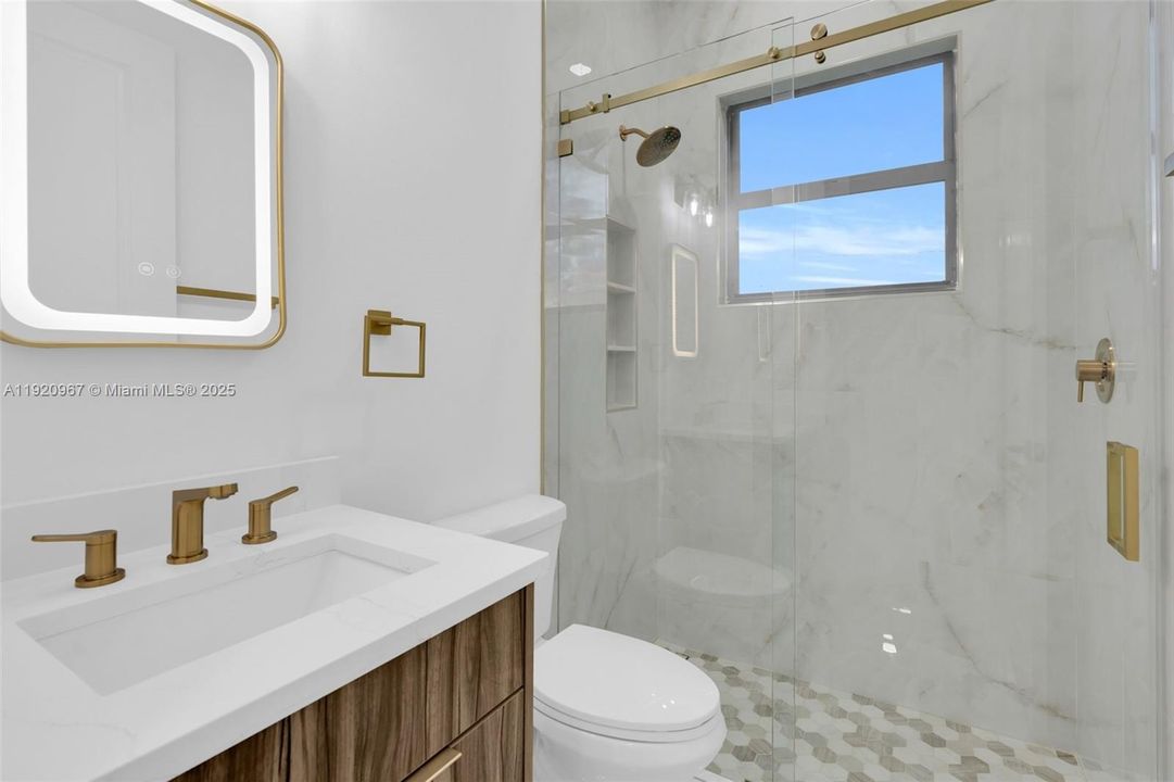 待售: $390,000 (3 贝兹, 2 浴室, 5013 平方英尺)