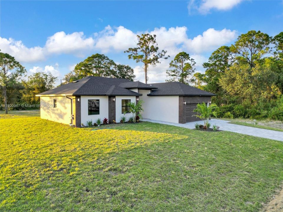 待售: $390,000 (3 贝兹, 2 浴室, 5013 平方英尺)