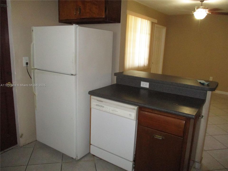 待售: $575,000 (3 贝兹, 2 浴室, 1741 平方英尺)