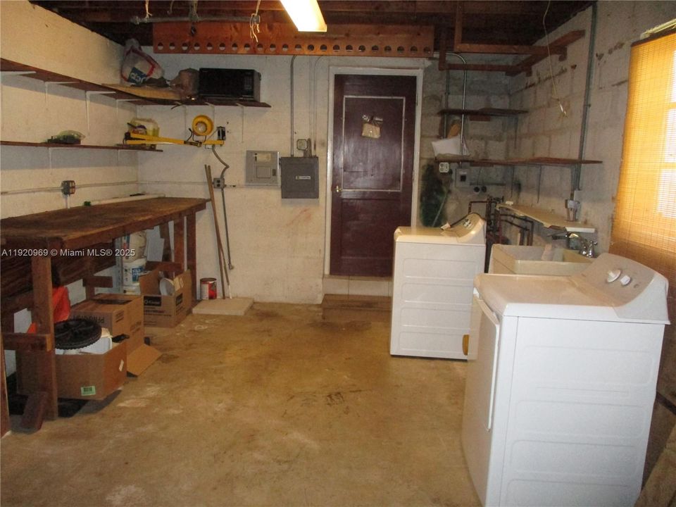 待售: $575,000 (3 贝兹, 2 浴室, 1741 平方英尺)