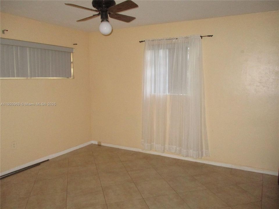 待售: $575,000 (3 贝兹, 2 浴室, 1741 平方英尺)