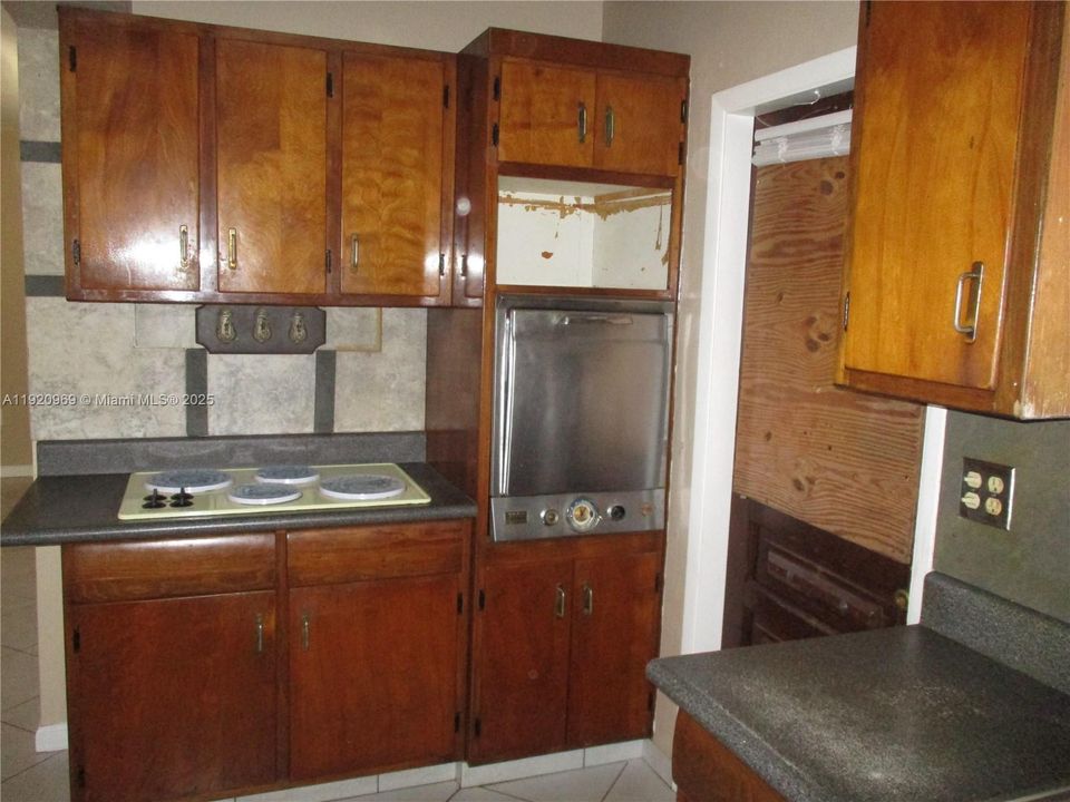 待售: $575,000 (3 贝兹, 2 浴室, 1741 平方英尺)