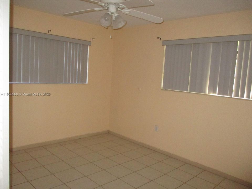 待售: $575,000 (3 贝兹, 2 浴室, 1741 平方英尺)