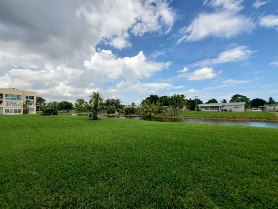 На продажу: $110,000 (2 спален, 2 ванн, 970 Квадратных фут)