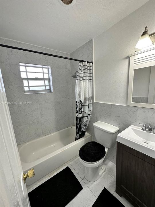 For Rent: $1,450 (1 beds, 1 baths, 650 Square Feet)