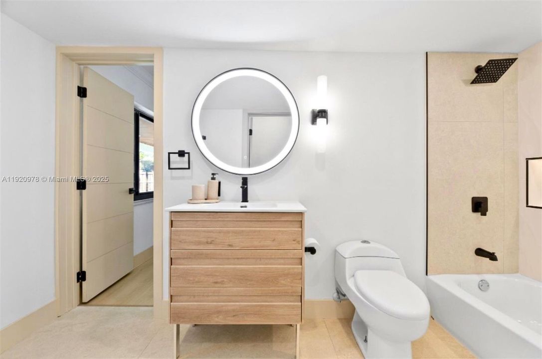 For Sale: $862,000 (4 beds, 2 baths, 1963 Square Feet)