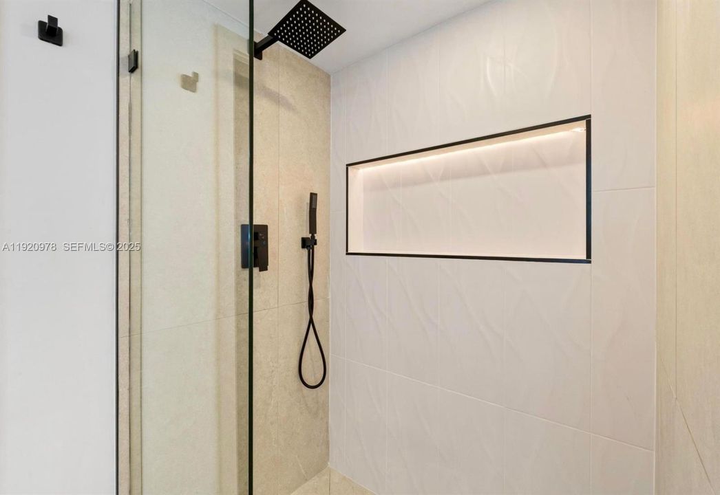 For Sale: $862,000 (4 beds, 2 baths, 1963 Square Feet)