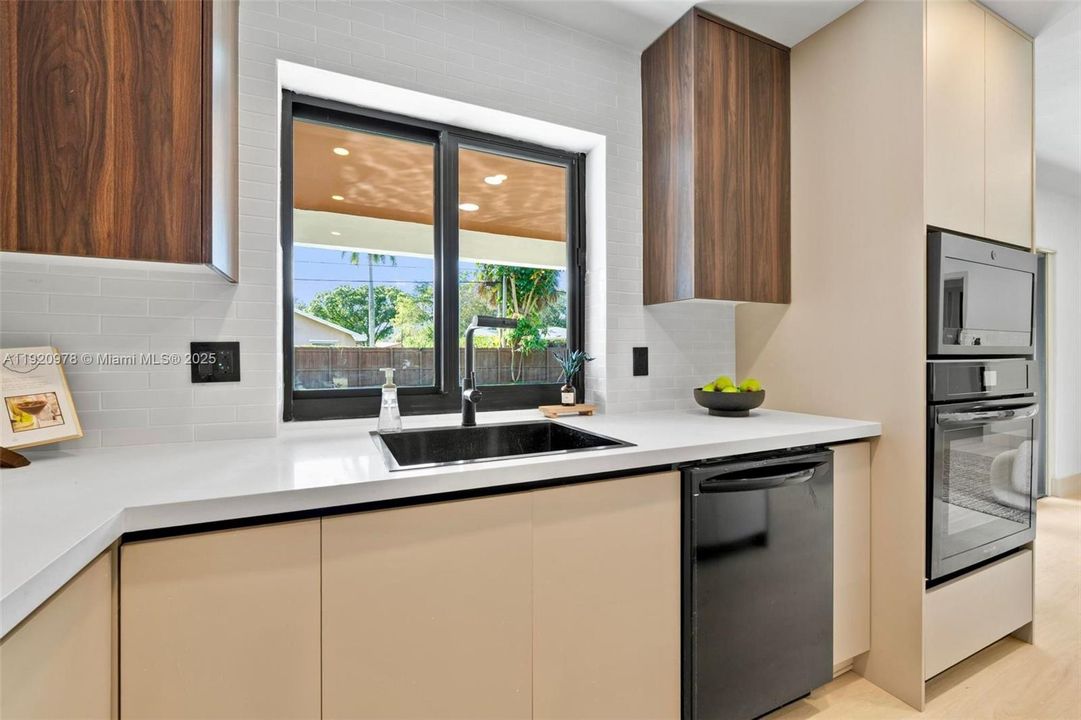 For Sale: $862,000 (4 beds, 2 baths, 1963 Square Feet)