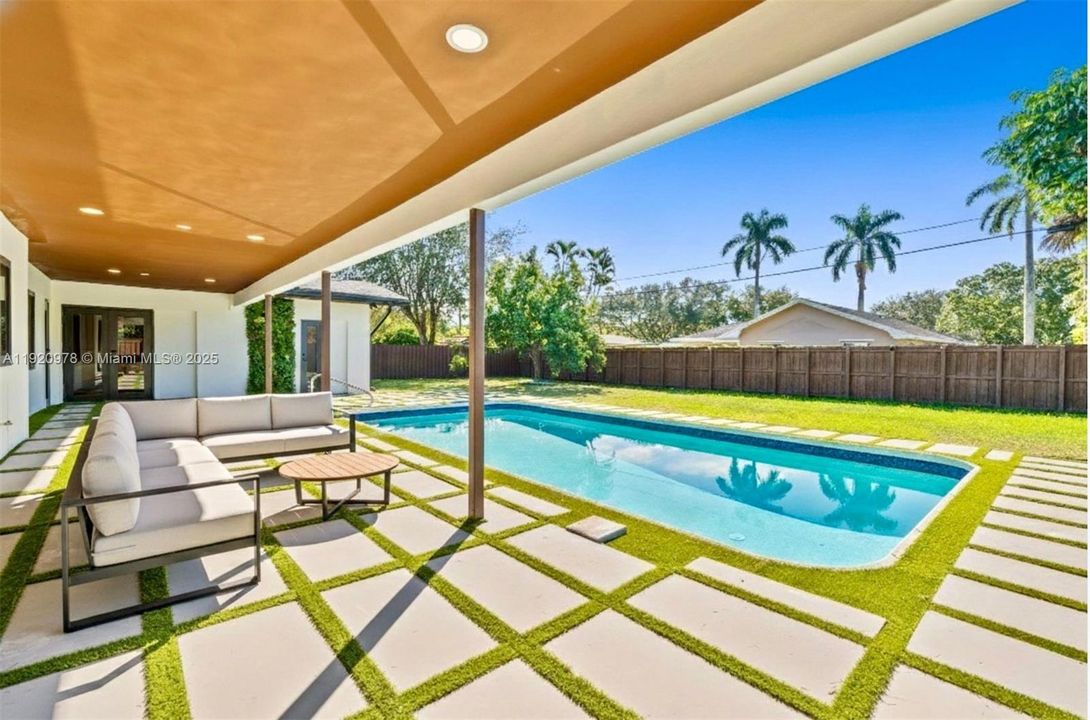 For Sale: $862,000 (4 beds, 2 baths, 1963 Square Feet)