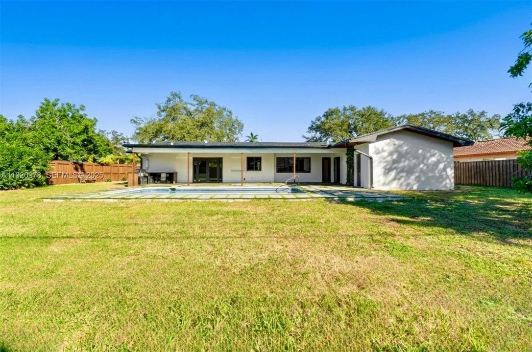 For Sale: $862,000 (4 beds, 2 baths, 1963 Square Feet)