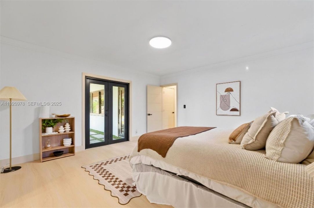 For Sale: $862,000 (4 beds, 2 baths, 1963 Square Feet)