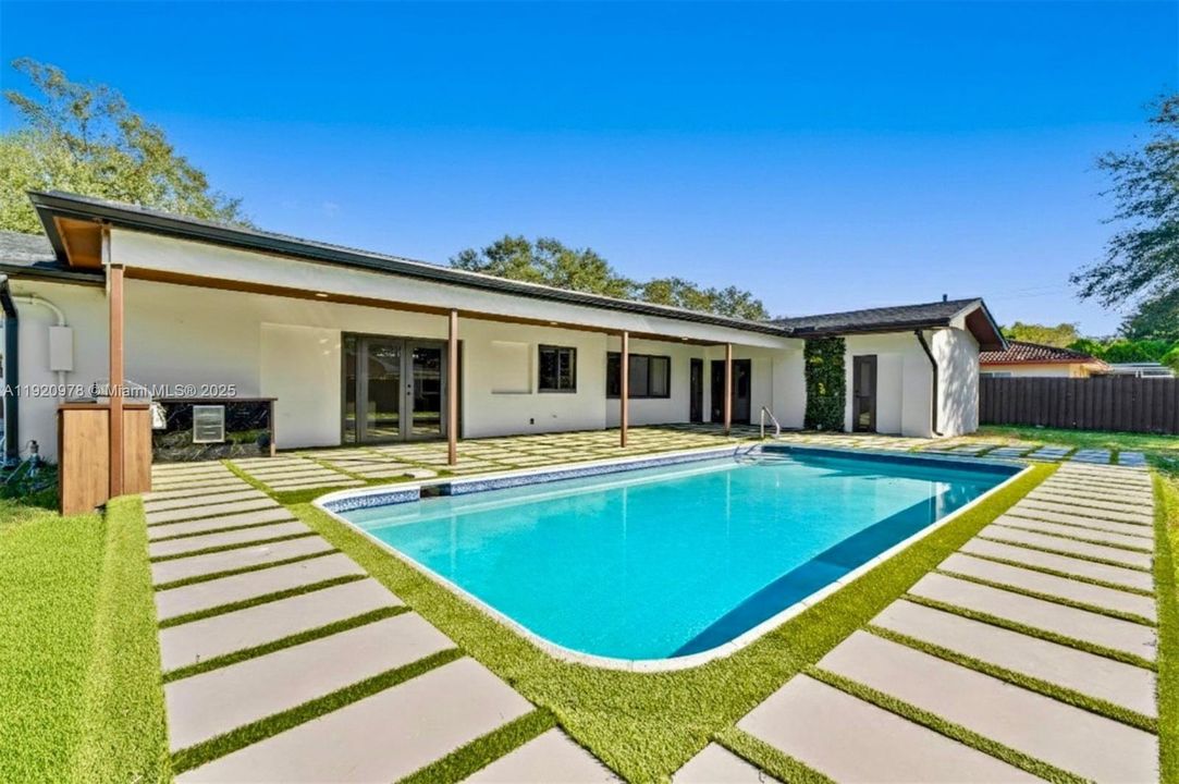 For Sale: $862,000 (4 beds, 2 baths, 1963 Square Feet)