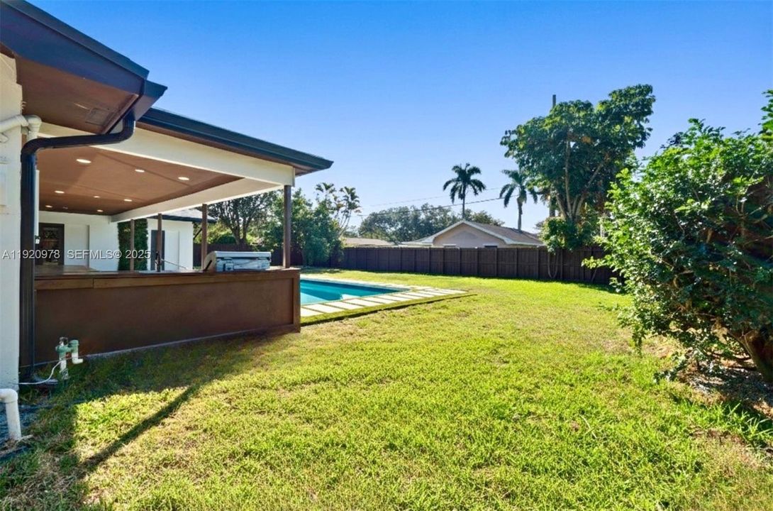 For Sale: $862,000 (4 beds, 2 baths, 1963 Square Feet)