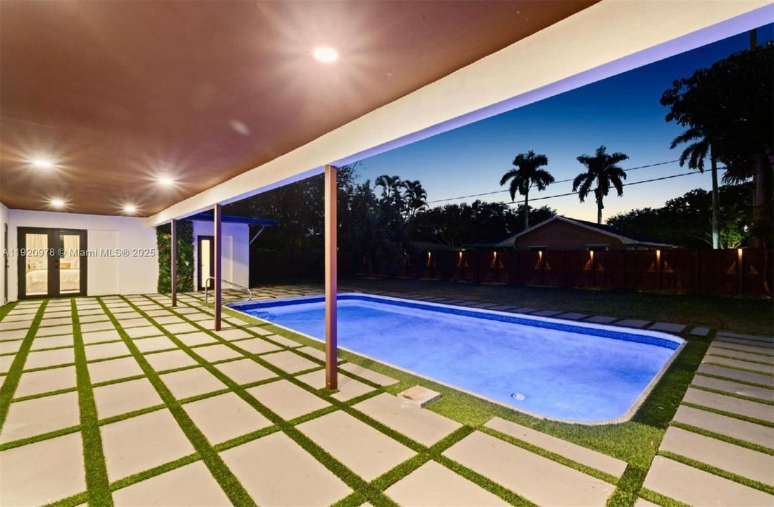 For Sale: $862,000 (4 beds, 2 baths, 1963 Square Feet)