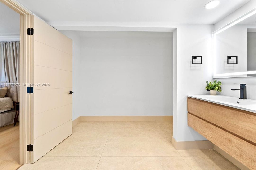 For Sale: $862,000 (4 beds, 2 baths, 1963 Square Feet)