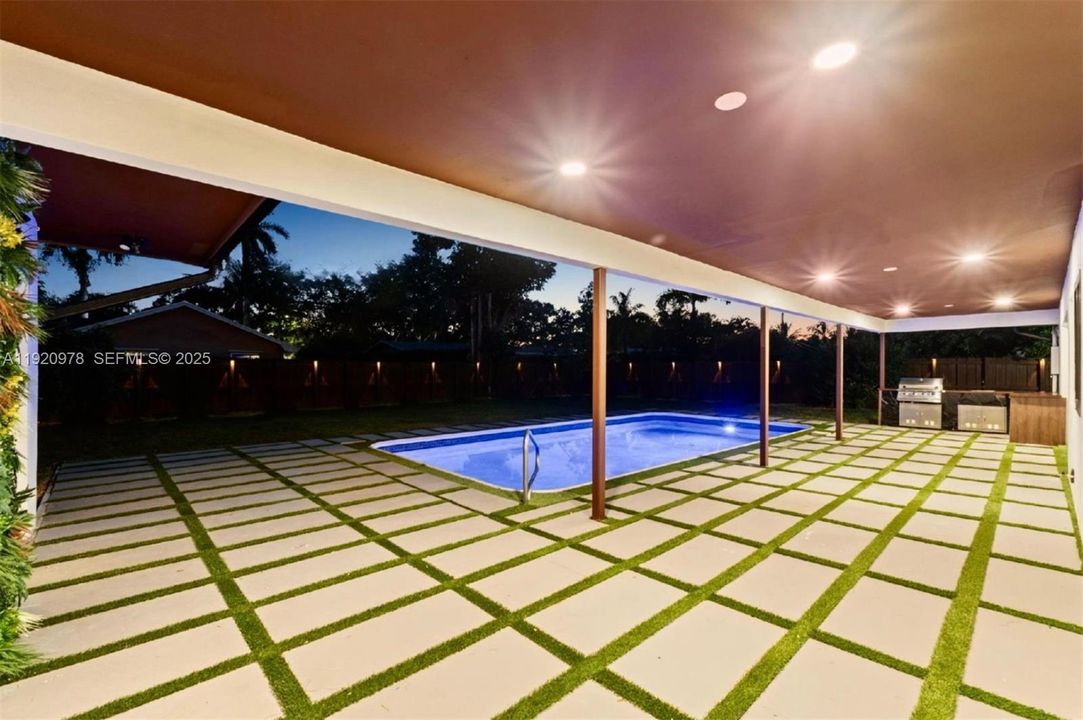 For Sale: $862,000 (4 beds, 2 baths, 1963 Square Feet)