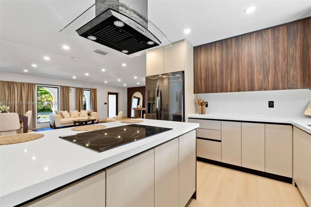 For Sale: $862,000 (4 beds, 2 baths, 1963 Square Feet)