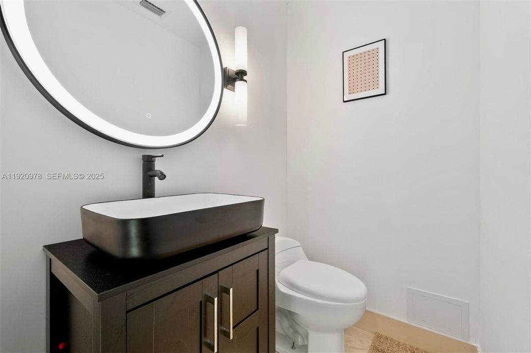 For Sale: $862,000 (4 beds, 2 baths, 1963 Square Feet)