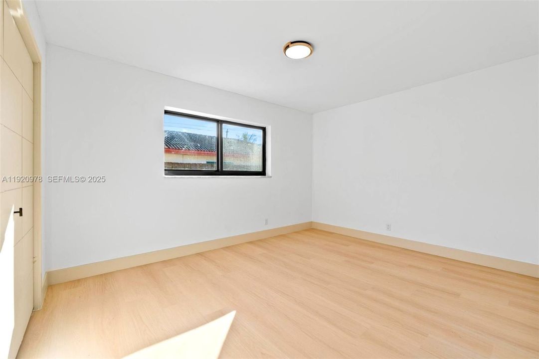 For Sale: $862,000 (4 beds, 2 baths, 1963 Square Feet)