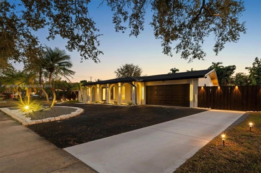 For Sale: $862,000 (4 beds, 2 baths, 1963 Square Feet)