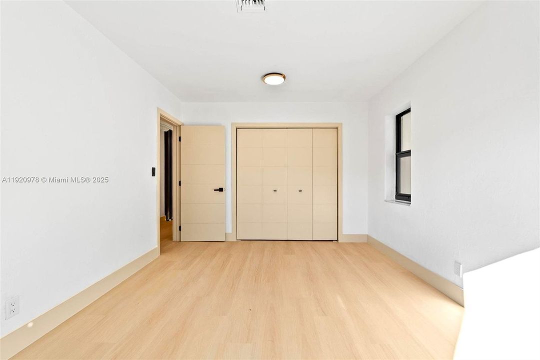 For Sale: $862,000 (4 beds, 2 baths, 1963 Square Feet)