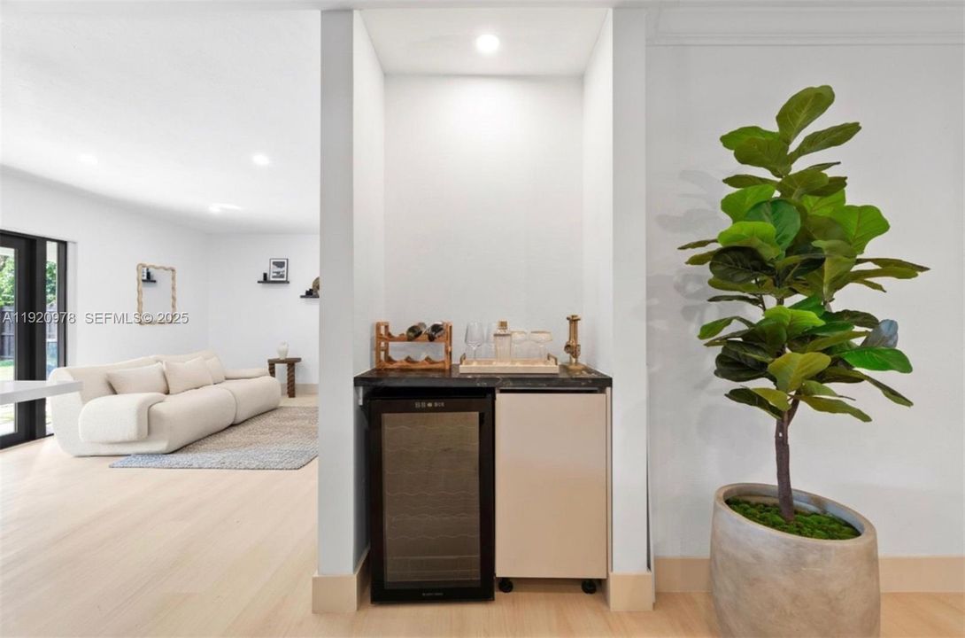 For Sale: $862,000 (4 beds, 2 baths, 1963 Square Feet)