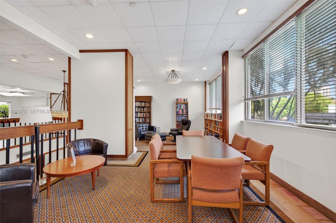 For Sale: $347,000 (3 beds, 2 baths, 1693 Square Feet)