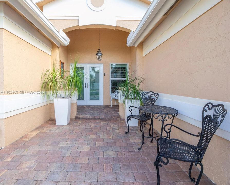 待售: $659,900 (4 贝兹, 2 浴室, 1870 平方英尺)