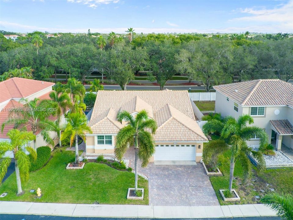 待售: $659,900 (4 贝兹, 2 浴室, 1870 平方英尺)