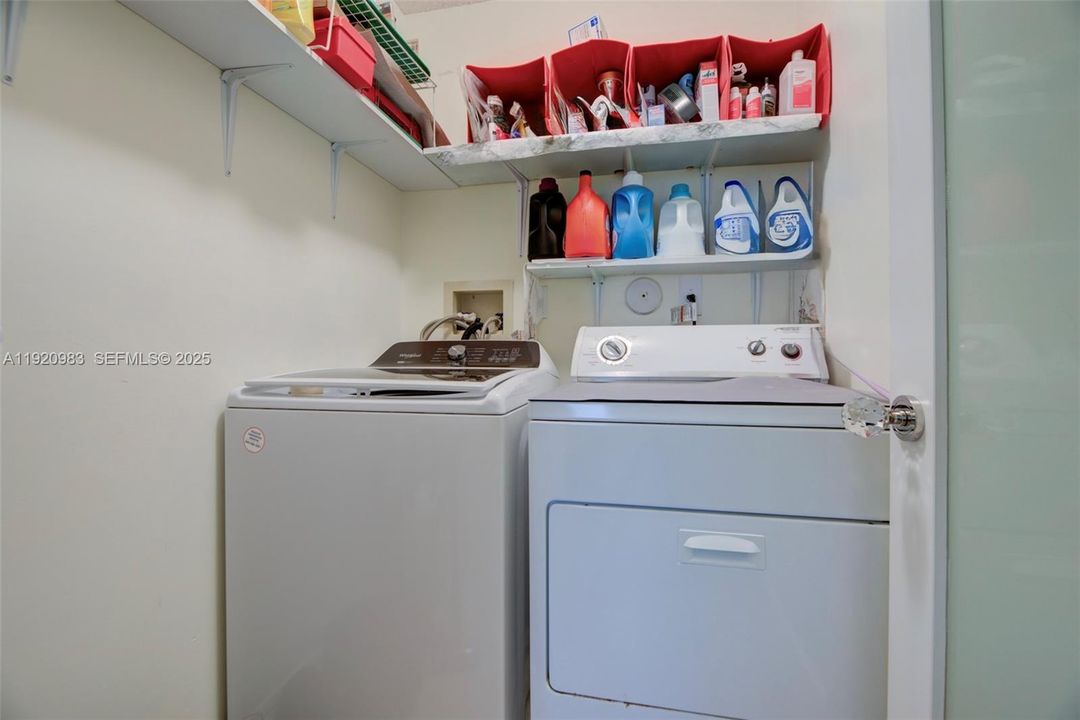 待售: $659,900 (4 贝兹, 2 浴室, 1870 平方英尺)