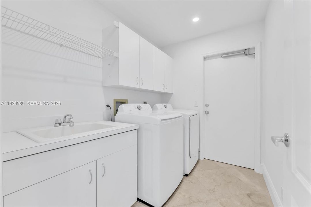 For Sale: $1,200,000 (4 beds, 3 baths, 2445 Square Feet)