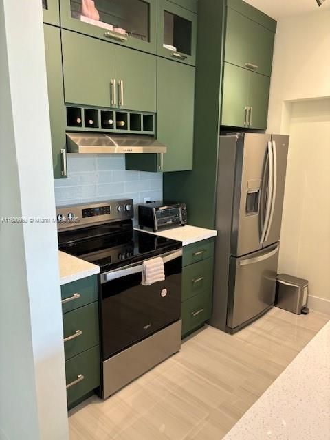 Active With Contract: $2,400 (1 beds, 1 baths, 736 Square Feet)