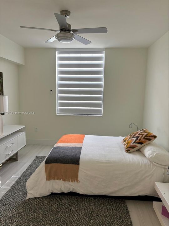 Active With Contract: $2,400 (1 beds, 1 baths, 736 Square Feet)