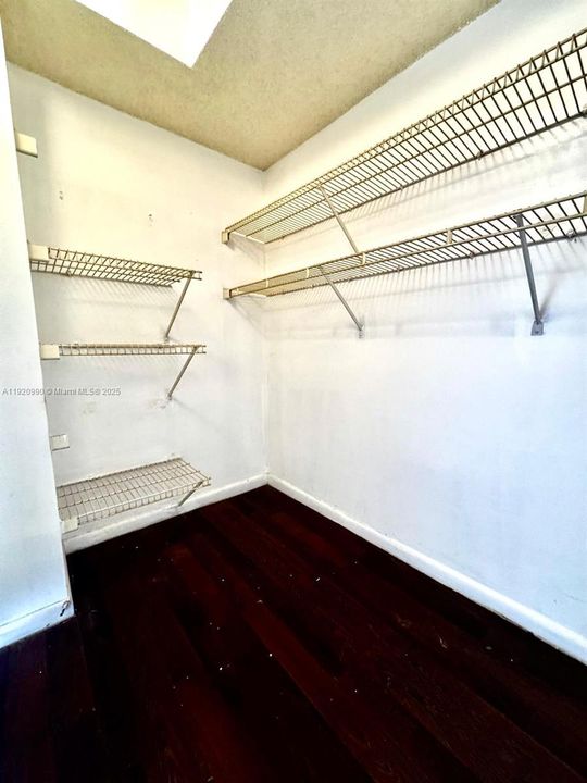 For Rent: $2,200 (2 beds, 2 baths, 1148 Square Feet)