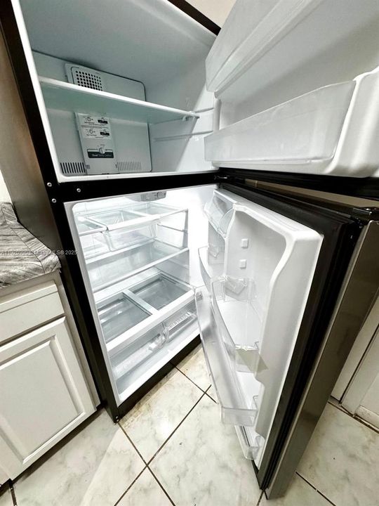 For Rent: $2,200 (2 beds, 2 baths, 1148 Square Feet)