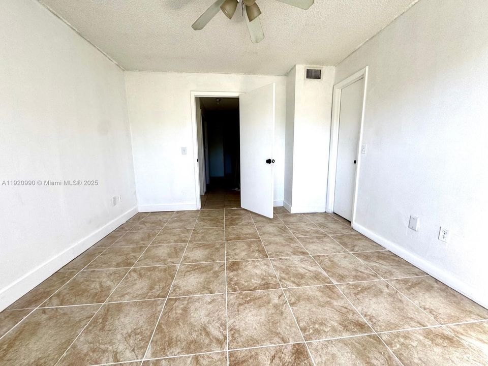 For Rent: $2,200 (2 beds, 2 baths, 1148 Square Feet)
