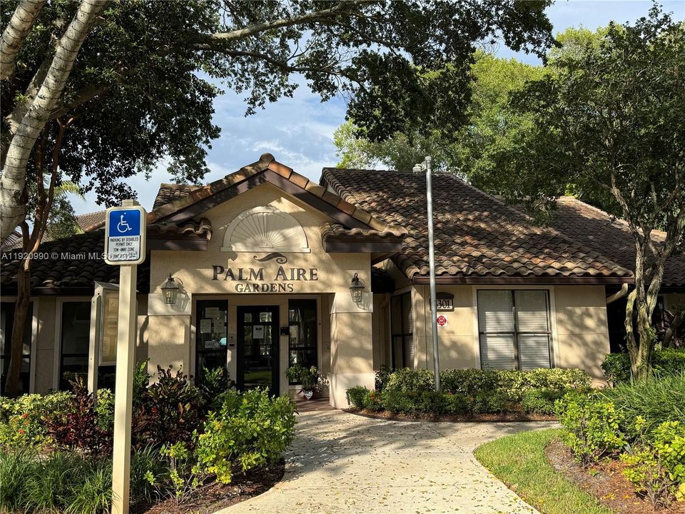 For Rent: $2,200 (2 beds, 2 baths, 1148 Square Feet)