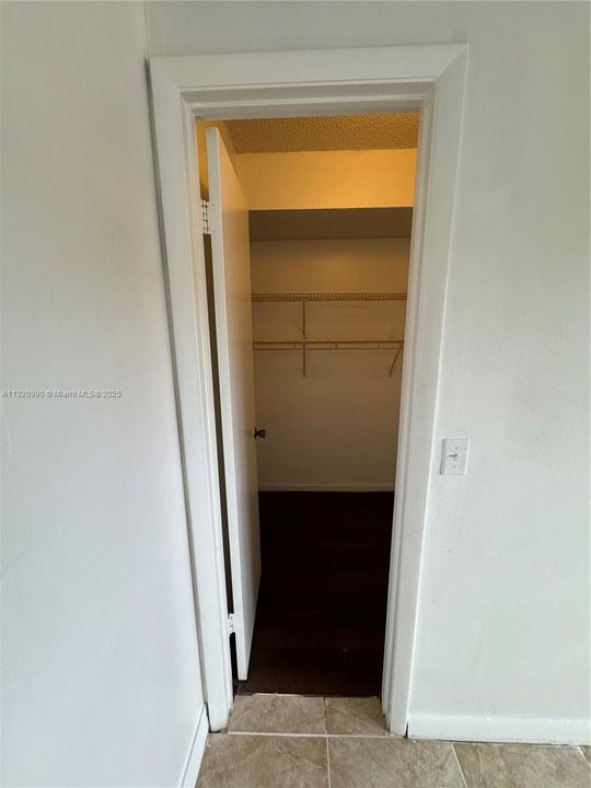 For Rent: $2,200 (2 beds, 2 baths, 1148 Square Feet)