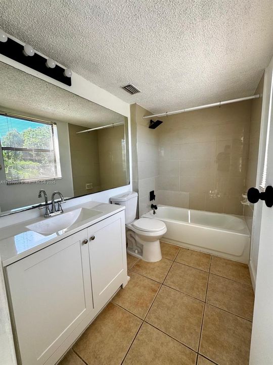 For Rent: $2,200 (2 beds, 2 baths, 1148 Square Feet)