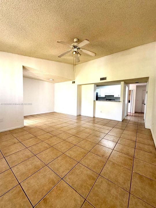 For Rent: $2,200 (2 beds, 2 baths, 1148 Square Feet)