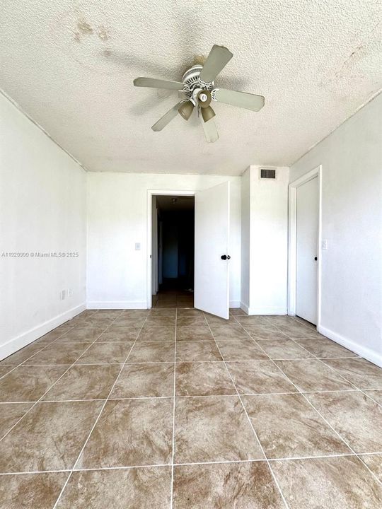 For Rent: $2,200 (2 beds, 2 baths, 1148 Square Feet)