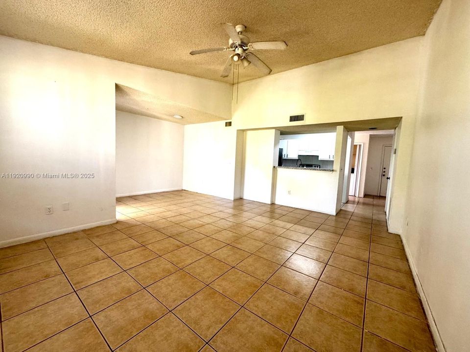 For Rent: $2,200 (2 beds, 2 baths, 1148 Square Feet)