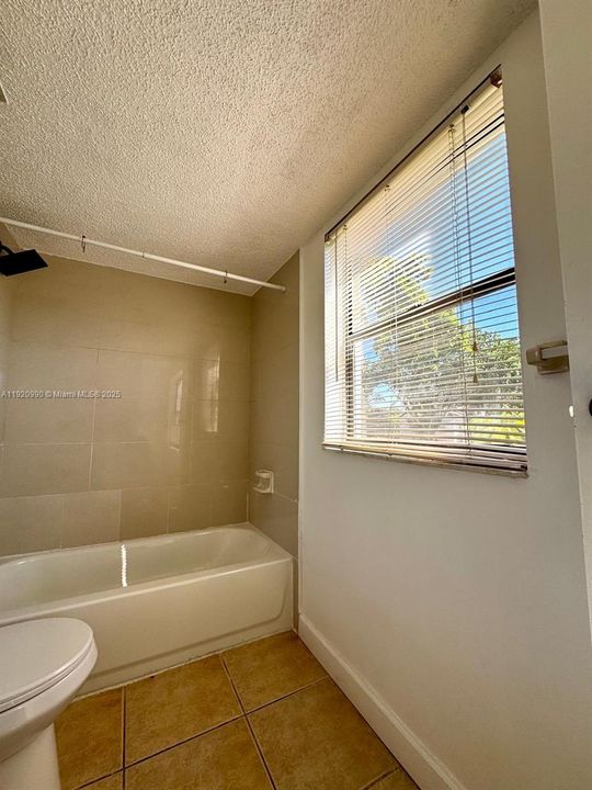 For Rent: $2,200 (2 beds, 2 baths, 1148 Square Feet)