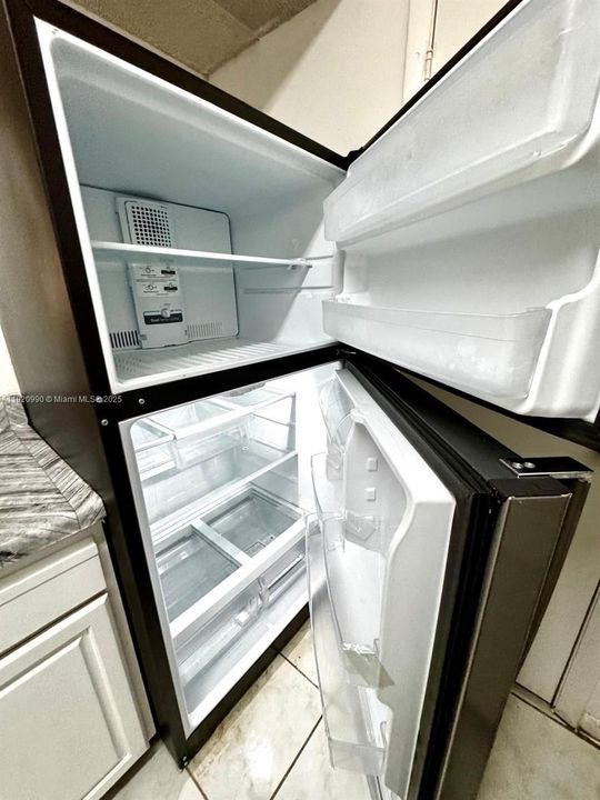 For Rent: $2,200 (2 beds, 2 baths, 1148 Square Feet)