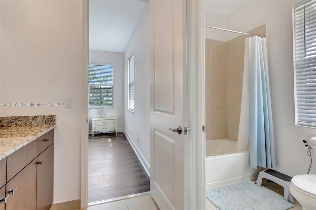 For Rent: $5,500 (4 beds, 3 baths, 2402 Square Feet)