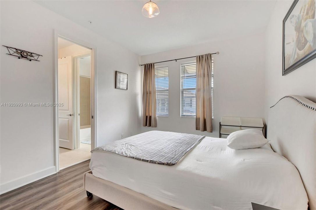 For Rent: $5,500 (4 beds, 3 baths, 2402 Square Feet)