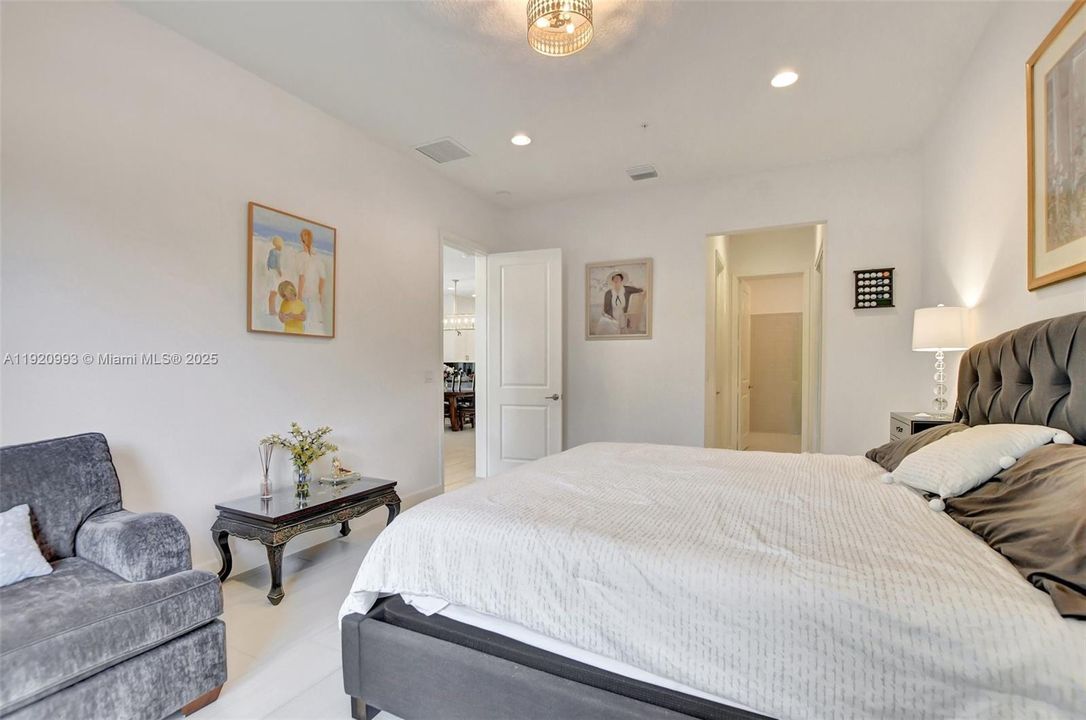 For Rent: $5,500 (4 beds, 3 baths, 2402 Square Feet)