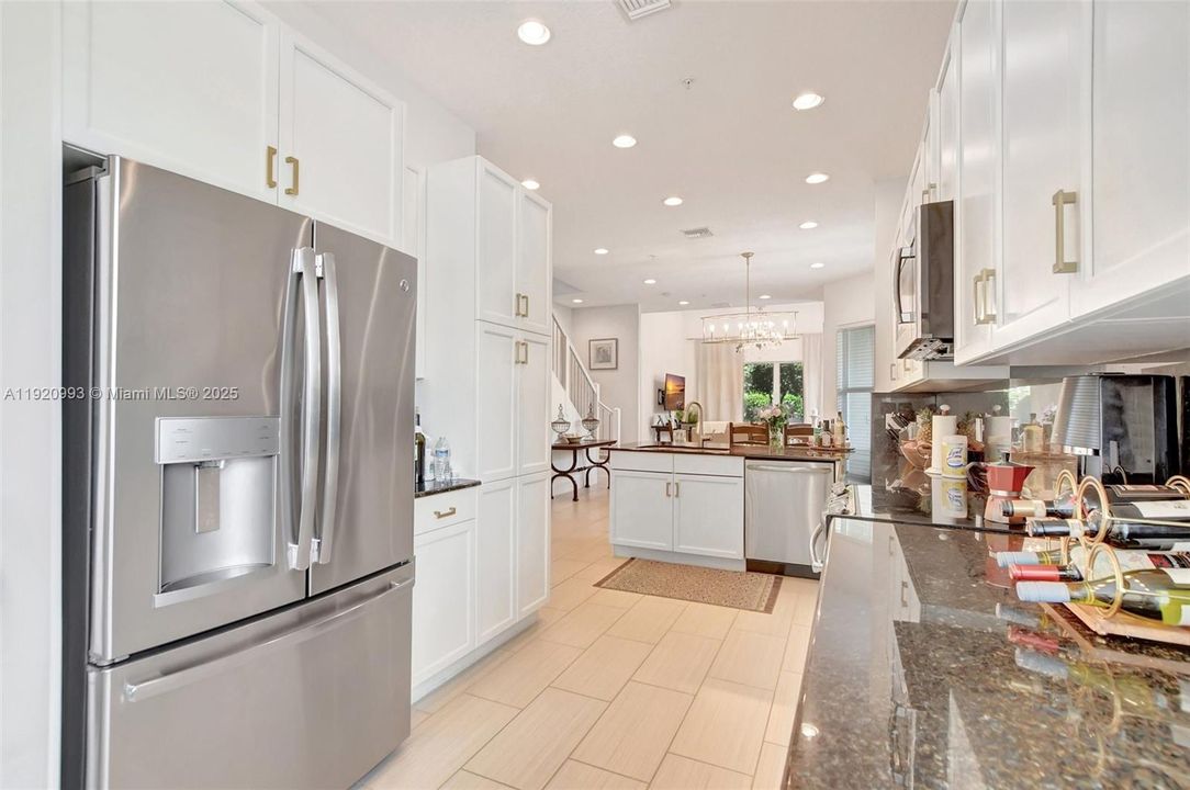 For Rent: $5,500 (4 beds, 3 baths, 2402 Square Feet)